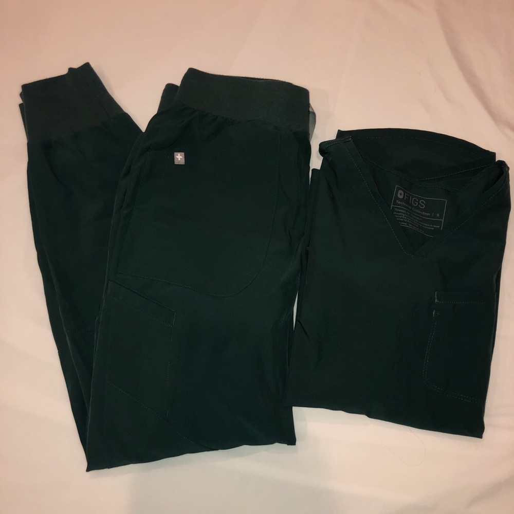 Size small Figs. Amazon green.